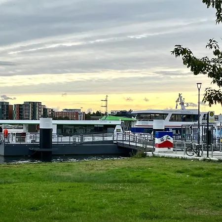 Traumwohnung Mit Stadthafen-panorama! Zwei Schlafzimmer, Parkplatz شقة روستوك