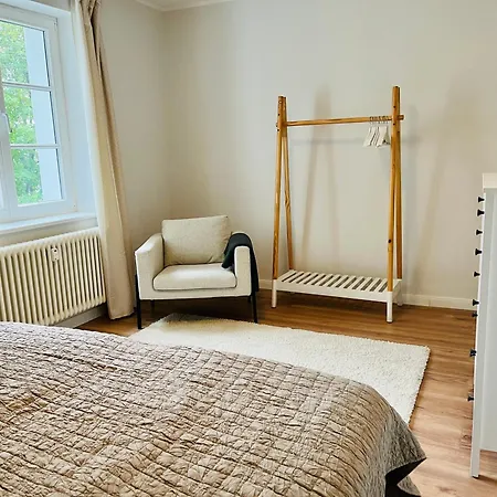 Traumwohnung Mit Stadthafen-panorama! Zwei Schlafzimmer, Parkplatz